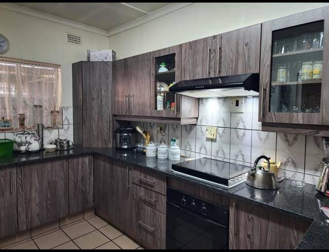 3 BEDROOM HOUSE FOR SALE IN VANDERBIJLPARK CW 1